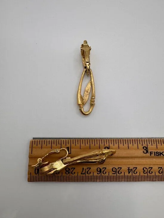 Vintage Trifari Bamboo Drop Earrings Gold Tone Dangle Signed Designer Chic - Picture 9 of 9